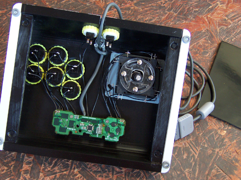 Mitsu_Domoe_Inside